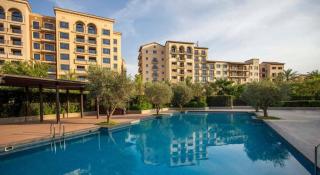 Modern 1BR with Access to Pool and Gardens - 9