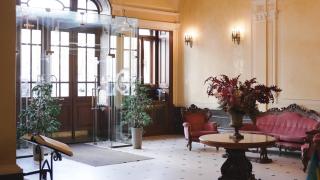 George Hotel - 0