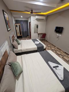 FabHotels Elvantis House - 4