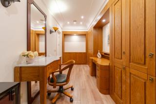 Central Apartment with 3 Bedrooms - Balcony and Elevator - 3