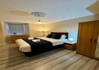 Centrally Located Gem with Parking Terrace - Pass the Keys - Glasgow - 1
