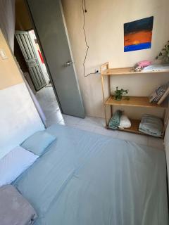 Moons Home Taguig near BGC - Garden View & Full Kitchen - 4