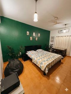 Coco Bliss Studio Apartment Baga - 9