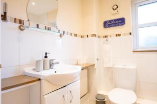 3Bed Stylish House - Parking - Lakeside - 3
