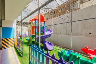 Avera Stays Gym & Pool - 6