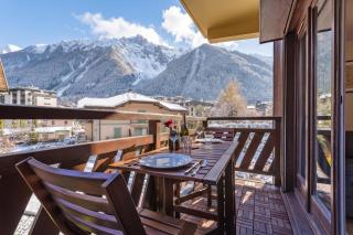 Apt Lyret II Family 2BR in Central Chamonix & Balcony - Happy Rentals - 0