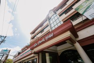 La Fiesta Hotel - 4