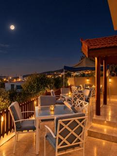 Eighth Wonders Hotel - 2