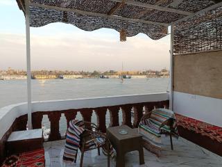 Crocodile Nile View Studio Apartment - 0