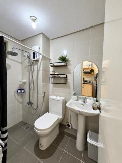 CASA CHOY SUITES KEMBALI COAST SAMAL KING SIZE BED with BALCONY - 2