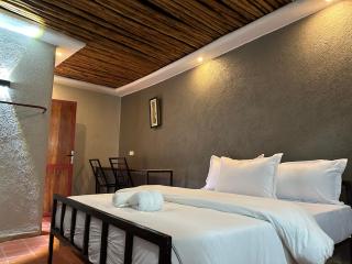 Lakeshore Safari Lodge - 6