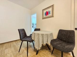 Nadezhda Apartments on Dostyk Avenue 93, prime location to mountains and city - 2