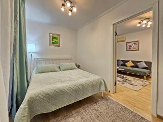 Nadezhda Apartments on Dostyk Avenue 93, prime location to mountains and city - 5