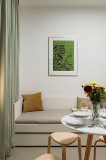 Modern Studio for 4 with easy Old Town Access! - 4