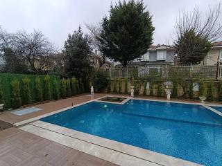 Private Swimming Pool Luxury Villa - 4