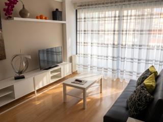 Spacious Apartment in Terrassa with Shared Pool, 85 m² - 9