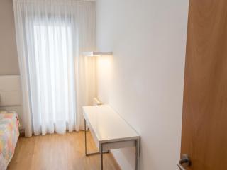 Spacious Apartment in Terrassa with Shared Pool, 85 m² - 7
