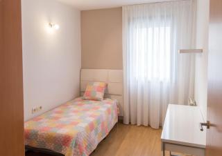 Spacious Apartment in Terrassa with Shared Pool, 85 m² - 5
