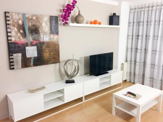 Spacious Apartment in Terrassa with Shared Pool, 85 m² - 4