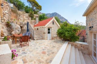 Elegant villa in Podgora with private pool and sea view - 8