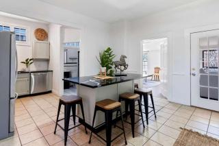 Stylish Retreat Walkable to Bars & Restaurants - 1