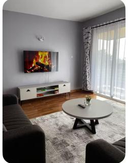 Roselyn Hill Apartment - 9