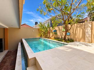 Taman Giri House 3 Bedrooms Nusa Dua - 8
