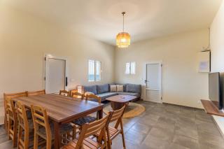 3-BR Beachfront House in Berbara - 0