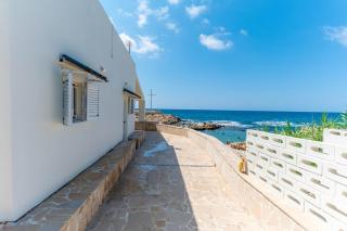 3-BR Beachfront House in Berbara - 6