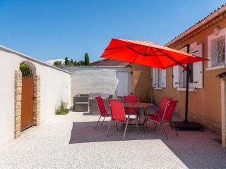 Maison de charme avec piscine privée à Velleron - 1