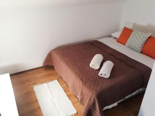 Charming Apartment in Rakovica with Shared Pool - 5