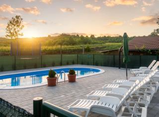 Charming Apartment in Rakovica with Shared Pool - 3