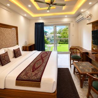 Whispering Woods Homestay Kasauli !! - 0