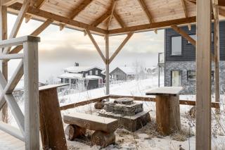 Large and cozy cottage with unique ski in out location - 4