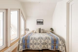 Large and cozy cottage with unique ski in out location - 2