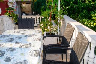 Charming apartment in Vinišće with parking included - 2