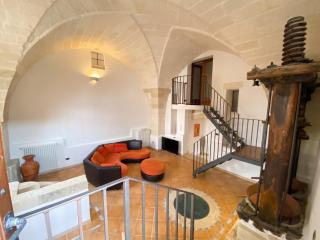 Comfortable House with Fenced Garden - Surano - Fireplace - 8