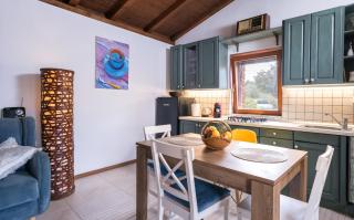 Spacious House with Private Pool in Stari Grad - 4