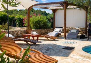 Spacious House with Private Pool in Stari Grad - 9