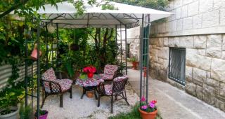 Modern Apartment in the Heart of Split with Private Garden - 8