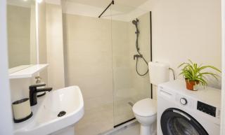 Central Studio Piata Romana 2 - 9