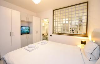 Central Studio Piata Romana 2 - 3