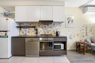 Quiet Tatami-style apartment on Collins St near Southern Cross Station - 6