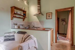 Cozy Retreat with Pool and Stunning Views in Gattaia - 7