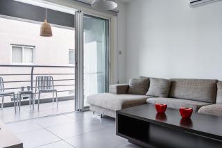Modern Bright 1BR City Suite - 7