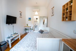 Flex SelfCheckIns Zagreb 291 - 292 - 293 - 294 - 4 Units - Studio Apartments - City Centre - Flexible Keybox Entry - Modern - 0