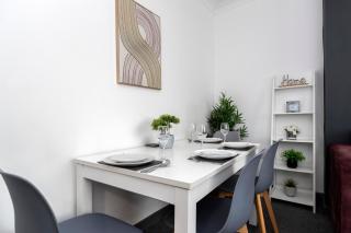 3 Bedroom House With 2 Bathrooms Near Town Centre - 4