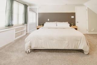 Spacious Meridian Hills Retreat Quiet & Private - 3