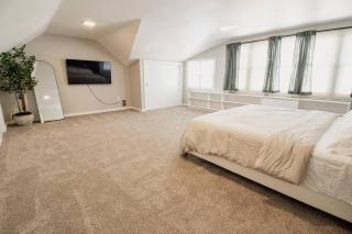 Spacious Meridian Hills Retreat Quiet & Private - 2