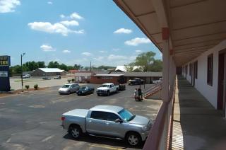 American Inn & Suites Childress - 3